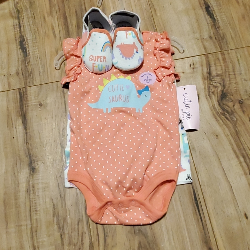 Cutie Pie 3-6 mth baby outfit Cutie 💜 Saurus 🦖